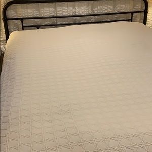 Michael Kors Cream Matelase Coverlet Lightweight